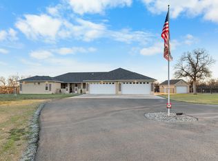 21999 Los Altos Dr, Palo Cedro, CA 96073