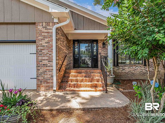 4th image of 214 Black Oak Way