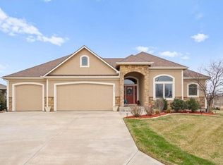 14205 Independence Ct, Basehor, KS 66007