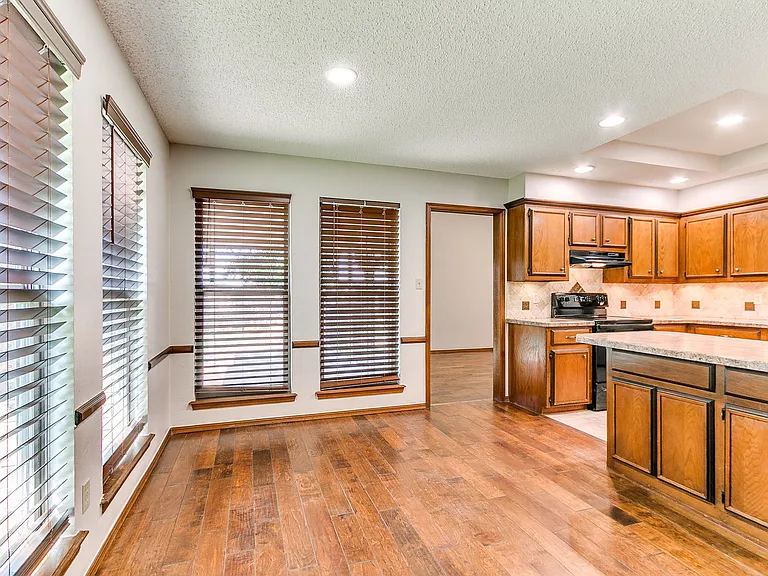 4721 Persimmon Ct — Photo 7