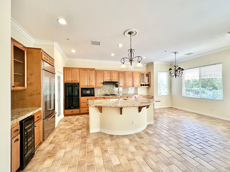 933 Highland Park — Photo 11