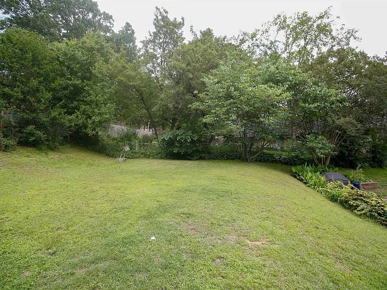 7220 Amherst Dr — Photo 26
