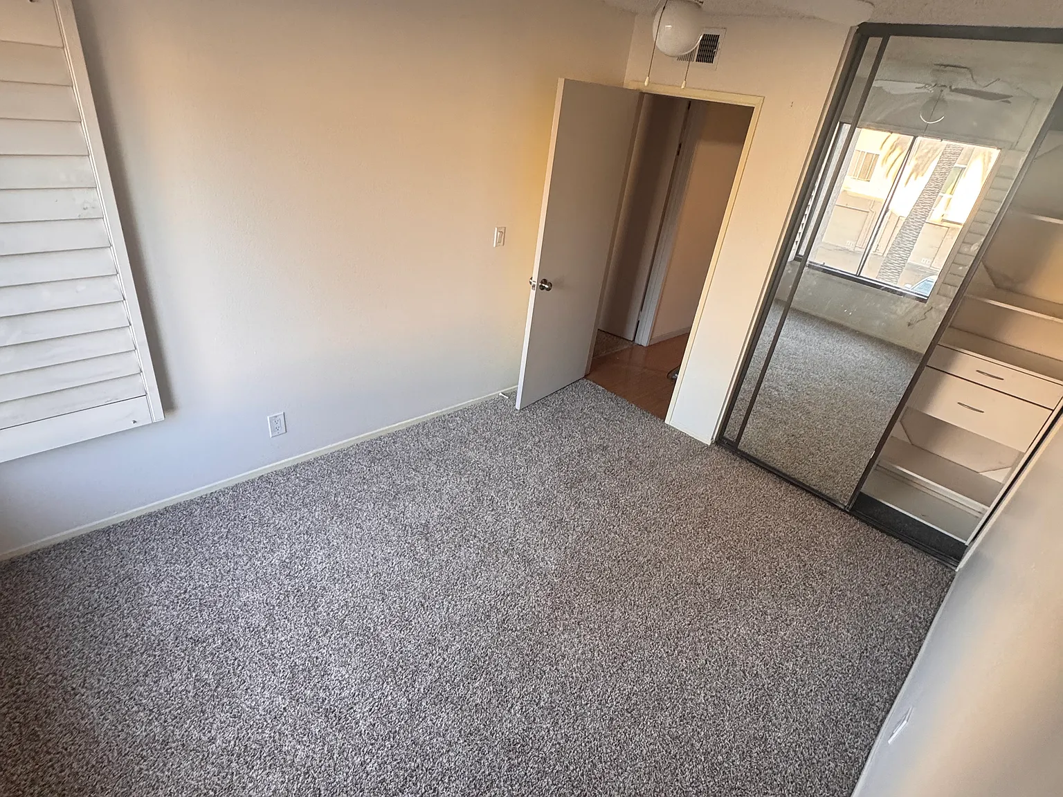Dobbs St — Photo 2