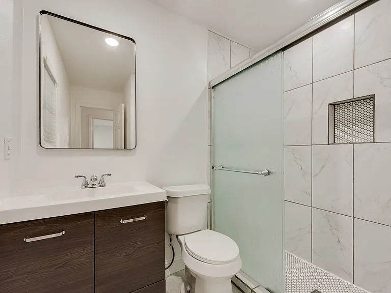 1104 Belvedere Dr — Photo 13