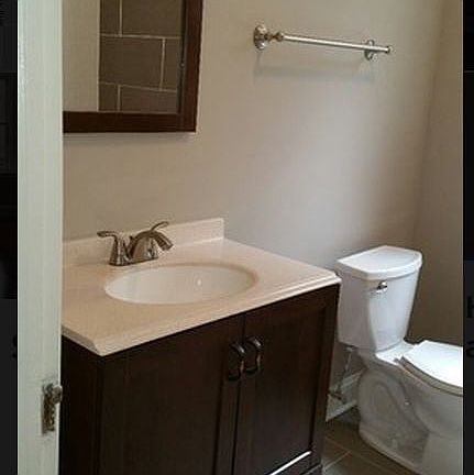 2nd image of 6208 N Rockwell St APT 2