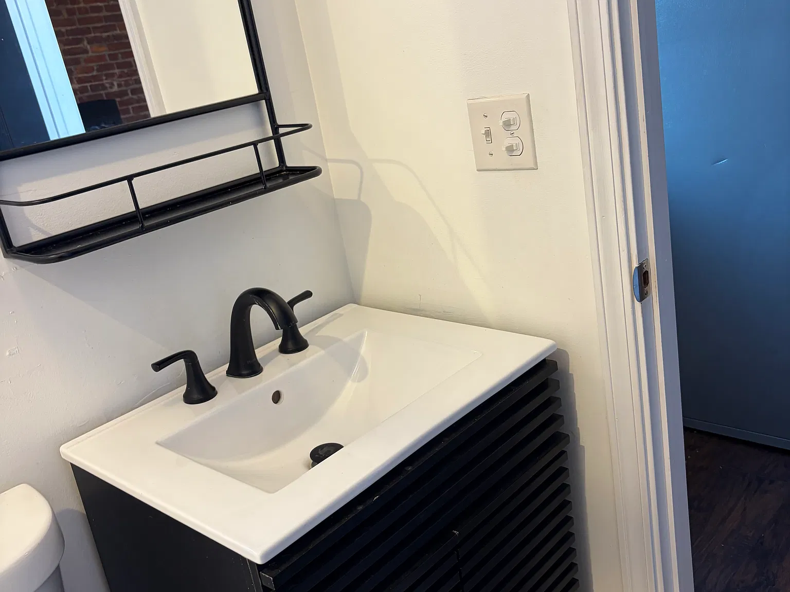 1 bed, 1000 sqft, $1,300 — Photo 4
