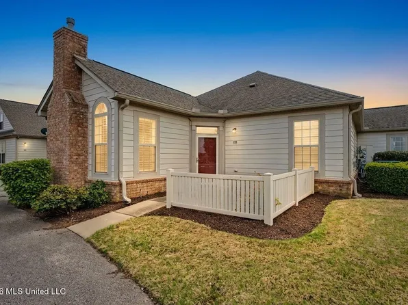 8759 Parkview Oaks Cir, Olive Branch, MS 38654