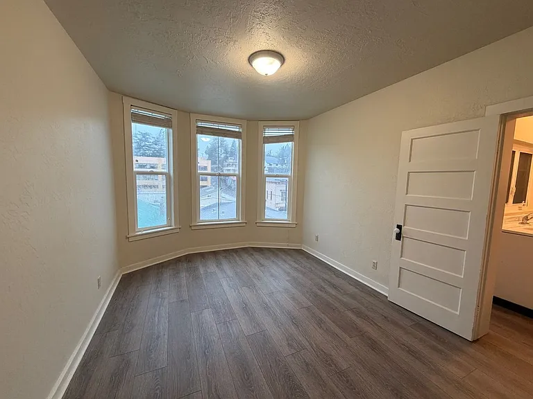 64 N Stewart St — Photo 1