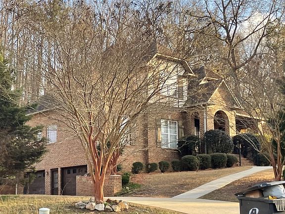 2nd image of 205 Oaklyn Hills Dr