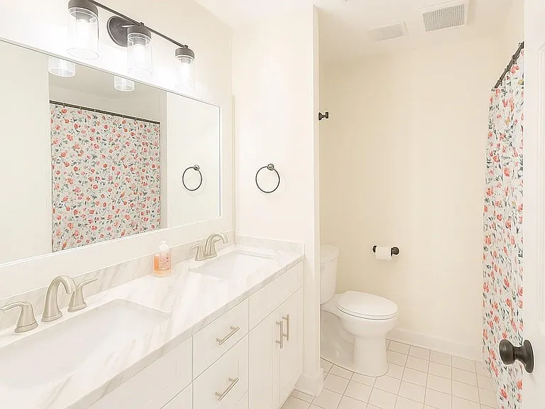 2827 Woodhall Ct — Photo 6