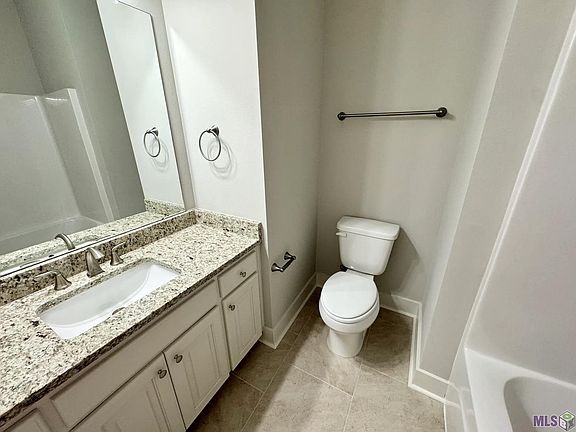4th image of 9686 Brookfield Ave