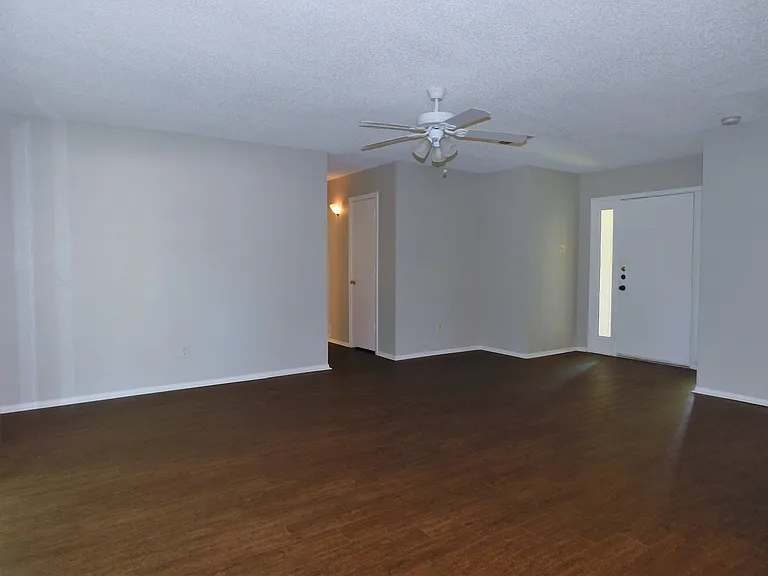 1401 Noble St — Photo 7