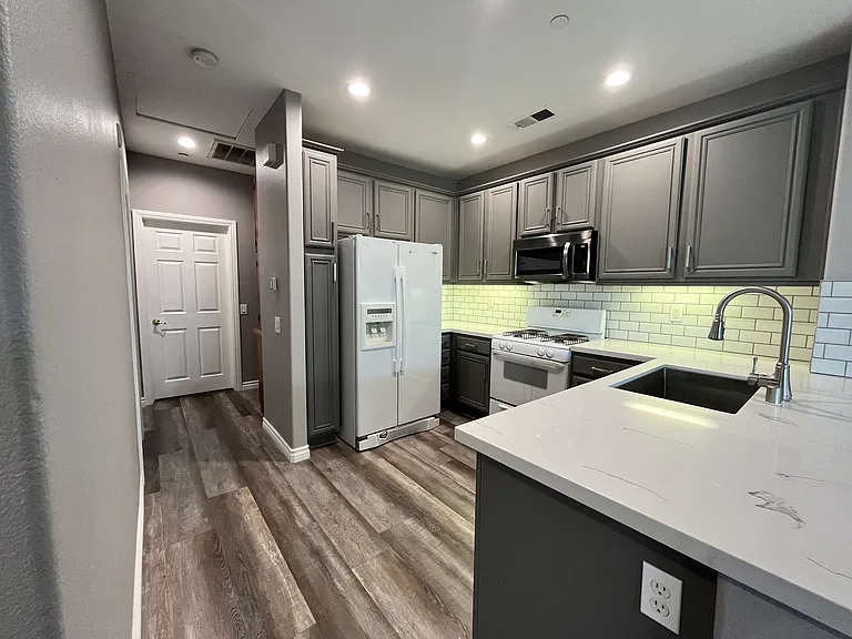 13531 Mashona Ave — Photo 2
