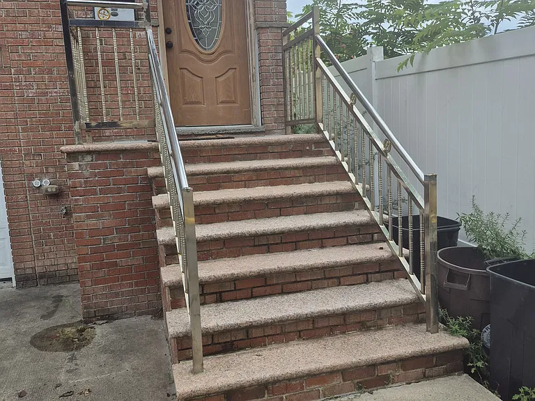 Evergreen St — Photo 4