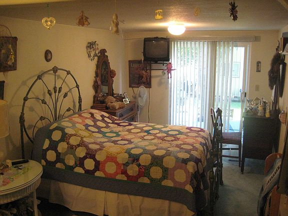 Master Bedroom w/ Slider