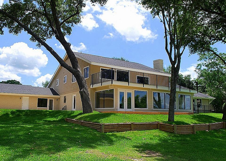 1st image of 412 Brookhollow Dr