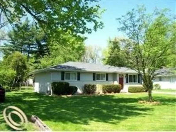 901 Marengo Ave, Troy, MI 48085