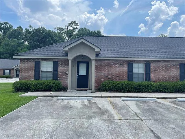 2 bed, 2.0 bath, 1026 sqft, $1,250 — Photo 2