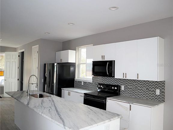 4th image of 2215 E 11th Ave