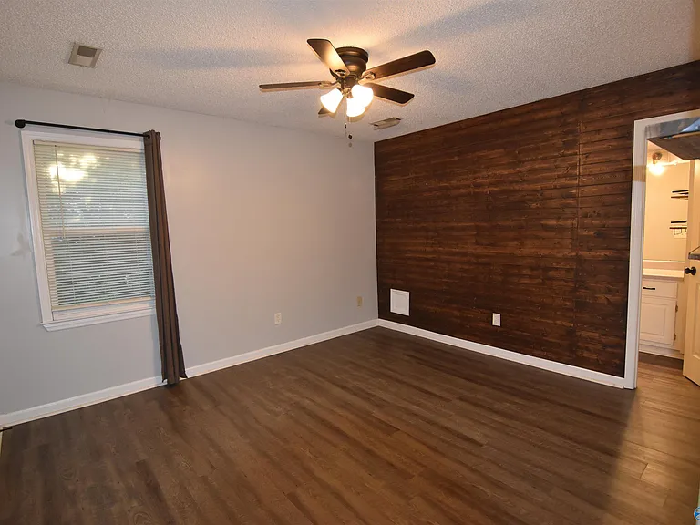 103 Tess Cir NE — Photo 9