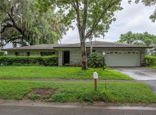 704 Queens Ct, Seffner, FL 33584