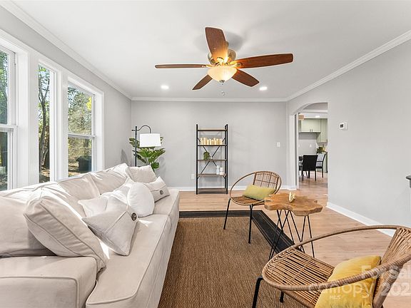 5th image of 627 Westway Dr