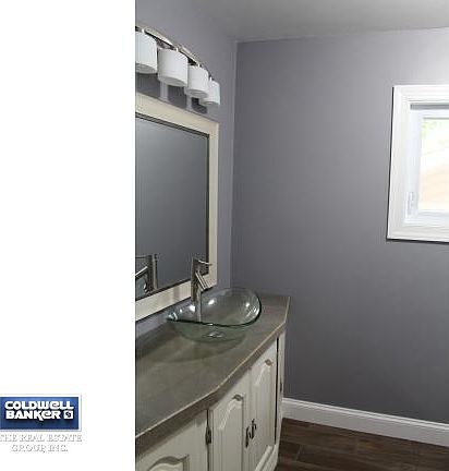 Beautiful/Newly Remodeled Bath