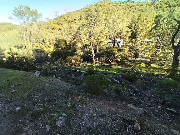 Gentle downslope.