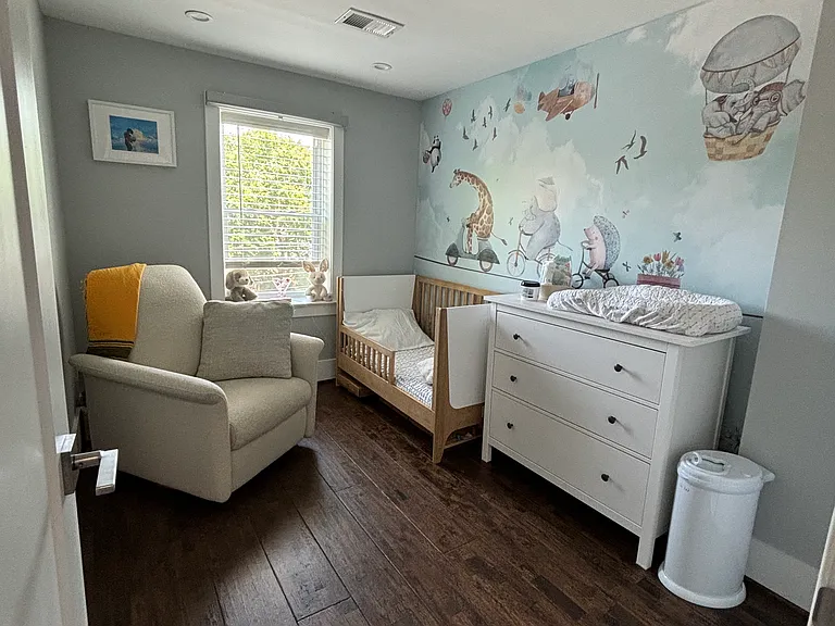 3rd bedroom (wall is now plain)