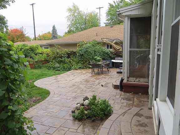 4th image of 1619 Woodlawn Park Dr