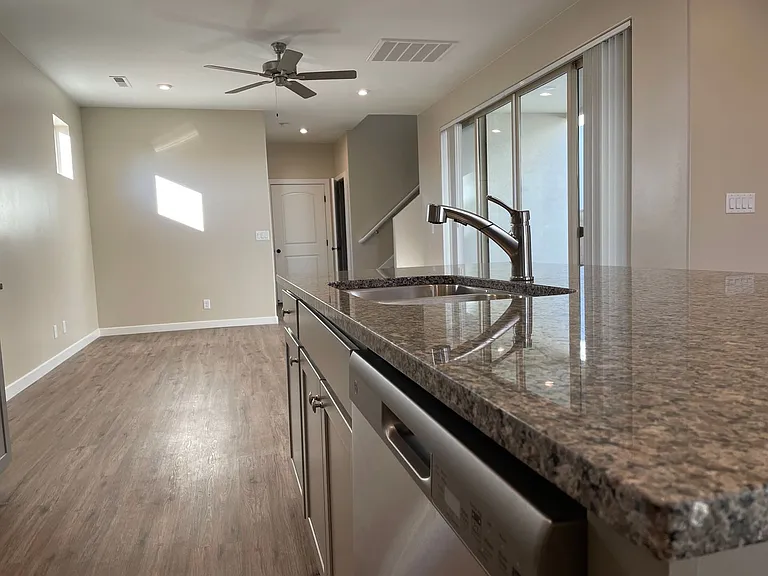 741 W Red Marble Ln — Photo 5