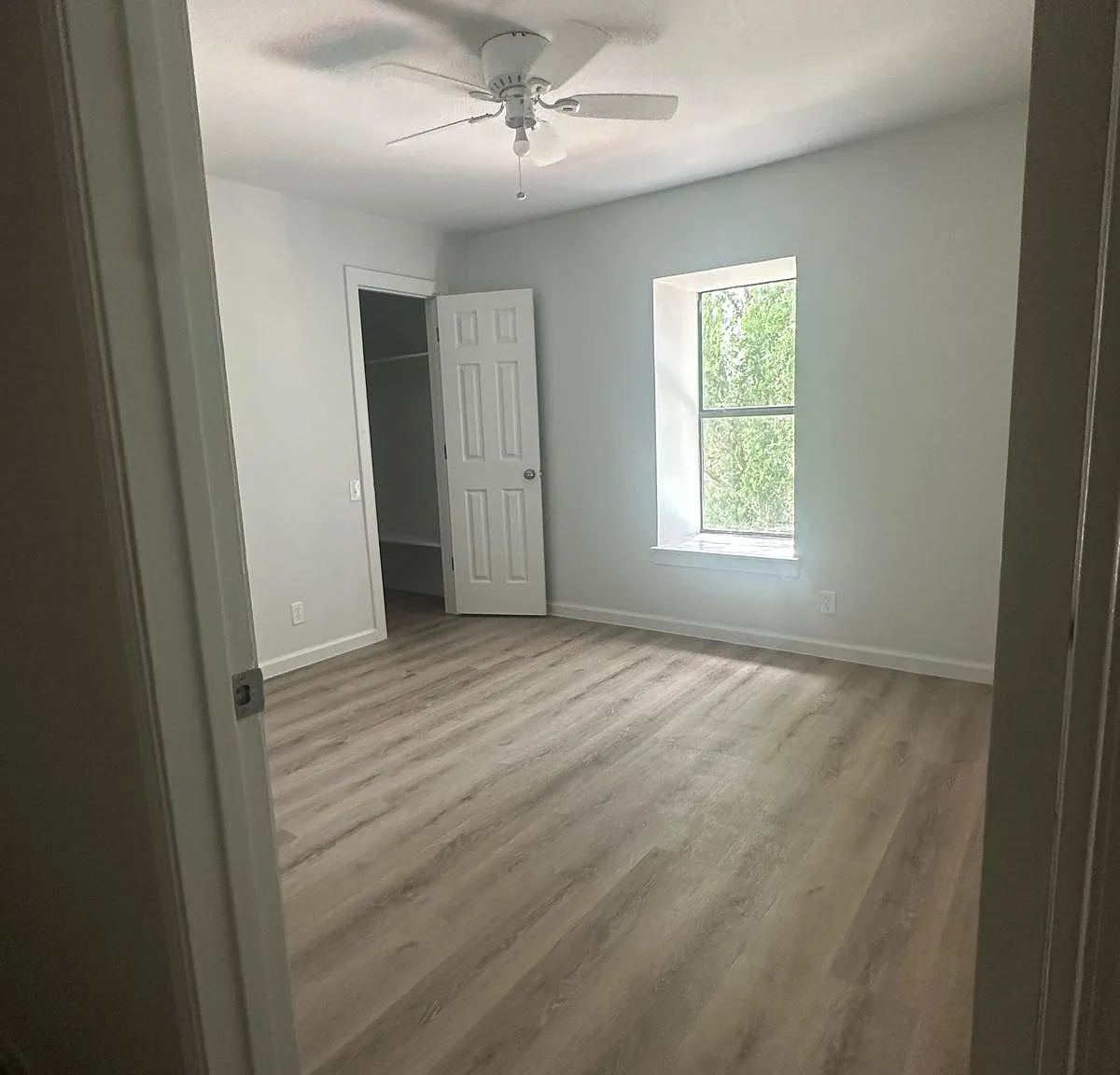 2 bed, 1.5 bath, 906 sqft, $1,200 — Photo 1