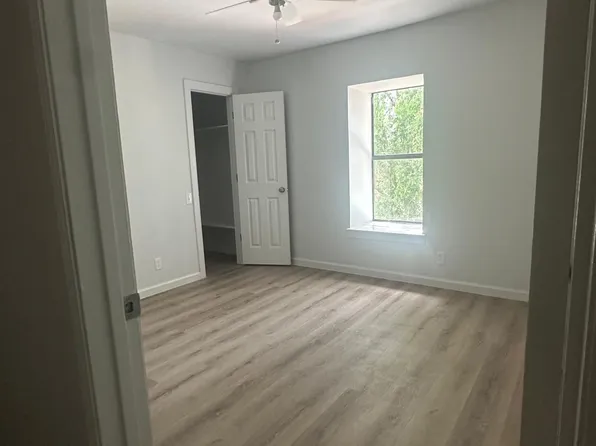 1800 E Stewart St, Laredo, TX