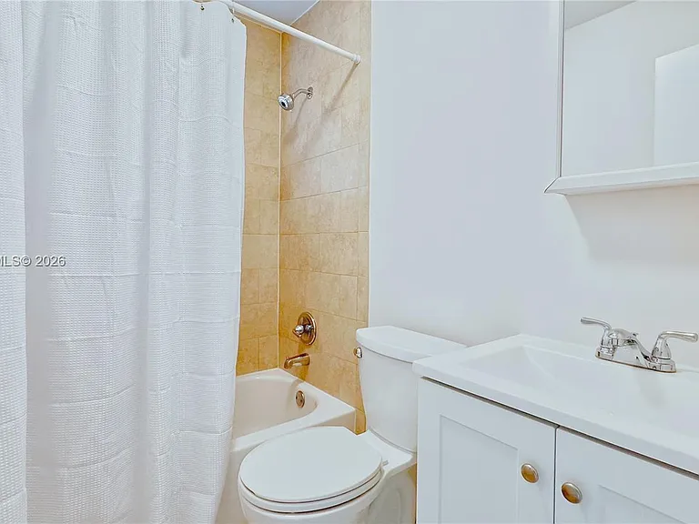 286 NW 39th St #288 — Photo 16