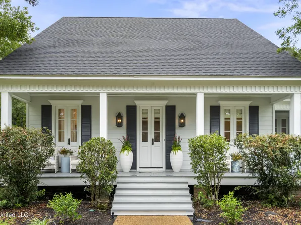 18 Colonel Wink Dr, Gulfport, MS 39507