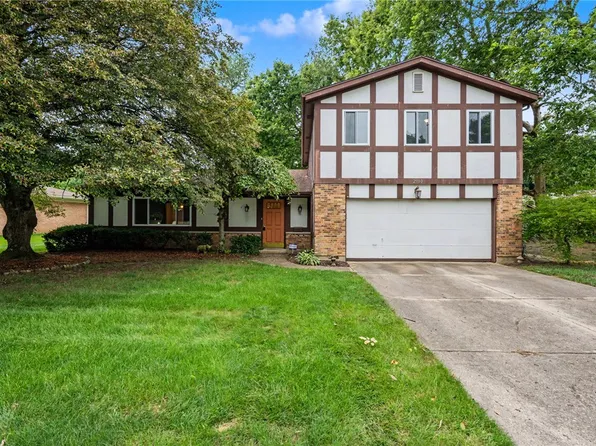 2980 Meadow Park Dr, Dayton, OH 45440