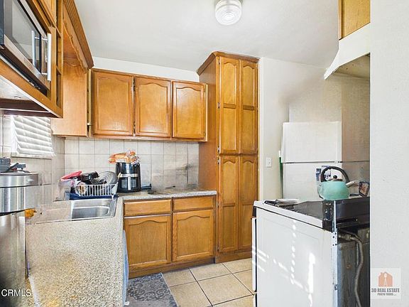 3rd image of 524 W Almond St