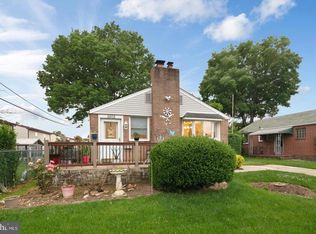 2802 Rhawn St, Philadelphia, PA 19152