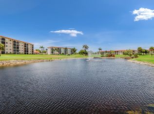 49 High Point Cir S APT 105, Naples, FL 34103