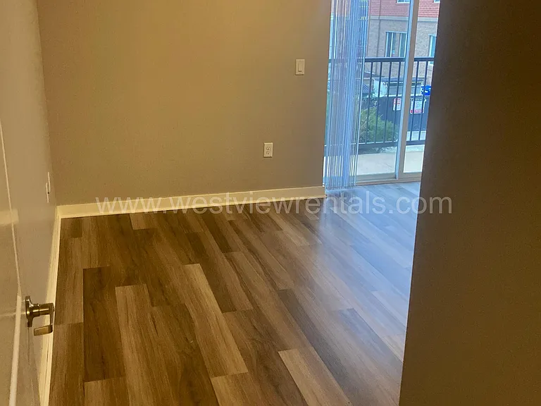 203 E Laurel St — Photo 235