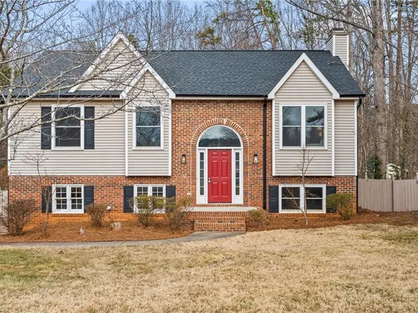 7135 Franklin Rd, Lewisville, NC 27023