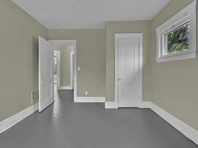 13317 Caine Ave — Photo 22