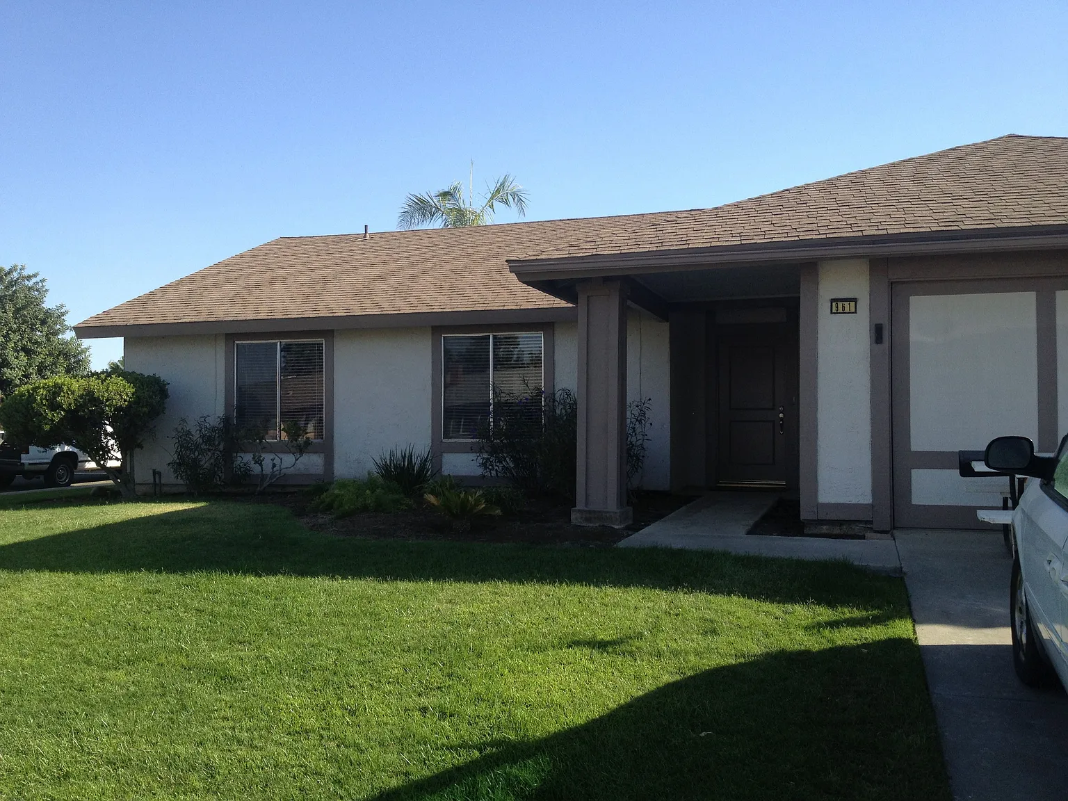 961 E Terrace Dr photo 1