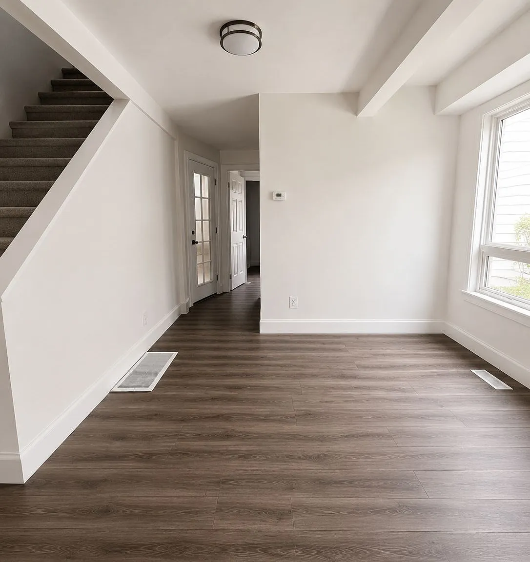 4 bed, $2,200 — Photo 1