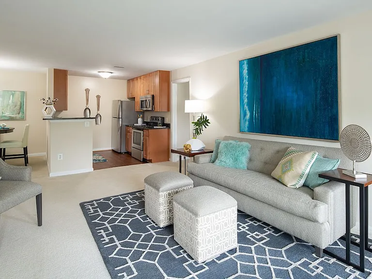 Elms Kingstowne — Photo 14