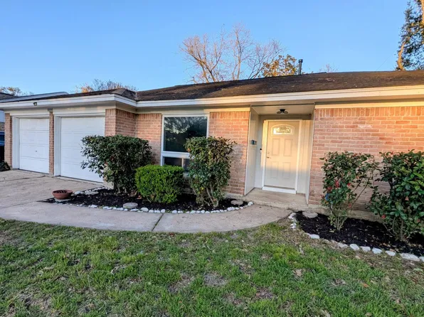6006 Pine Bark Dr, Houston, TX 77092