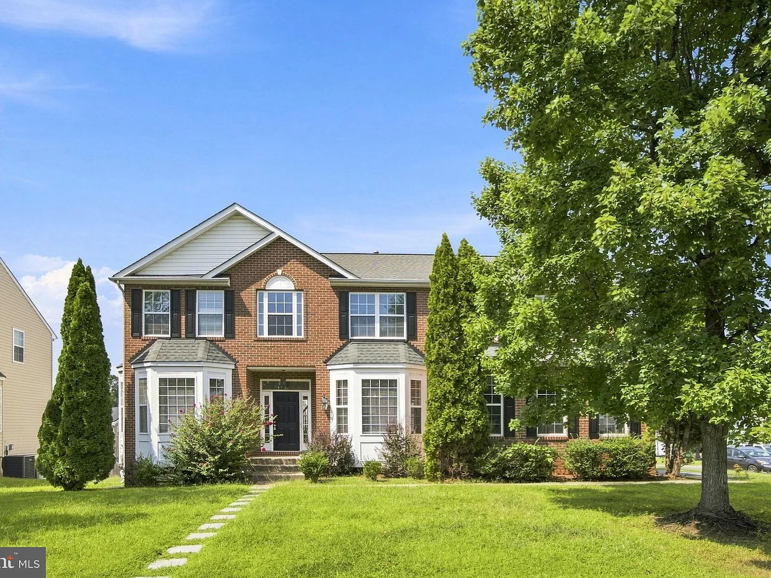 4 bed, 3.5 bath, 4662 sqft, $4,800 — Photo 1