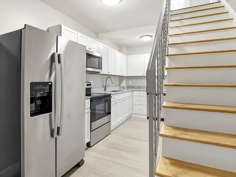 117 Webster St — Photo 4