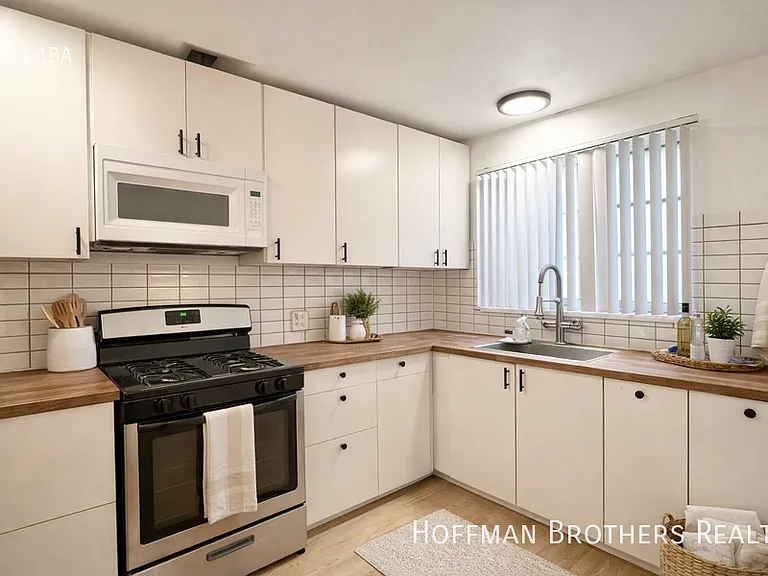 1839 S Beverly Glen Blvd #4 — Photo 2