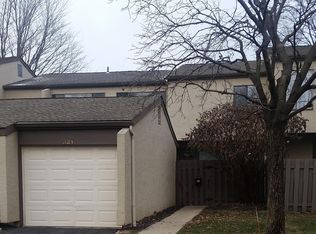 324 Peachtree Ct, Westerville, OH 43081